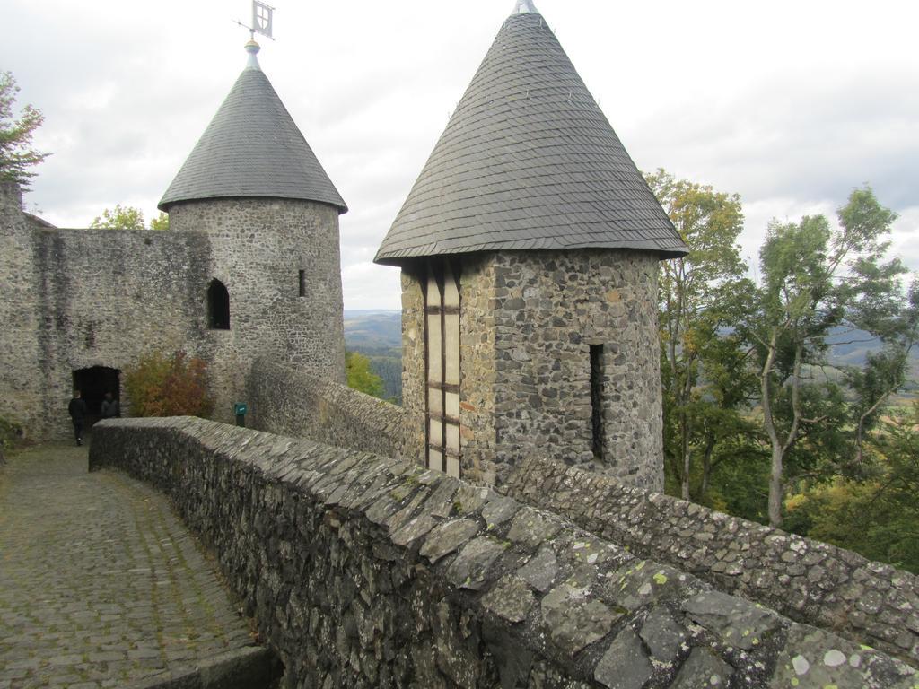 Hotel Zur Burg Nuerburg Εξωτερικό φωτογραφία