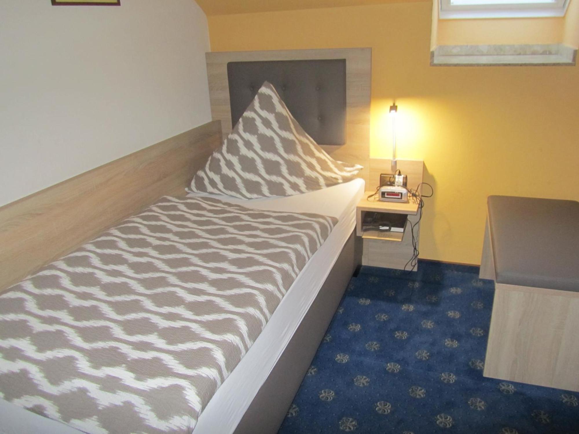 Hotel Zur Burg Nuerburg Δωμάτιο φωτογραφία