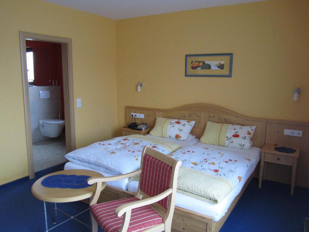 Hotel Zur Burg Nuerburg Δωμάτιο φωτογραφία