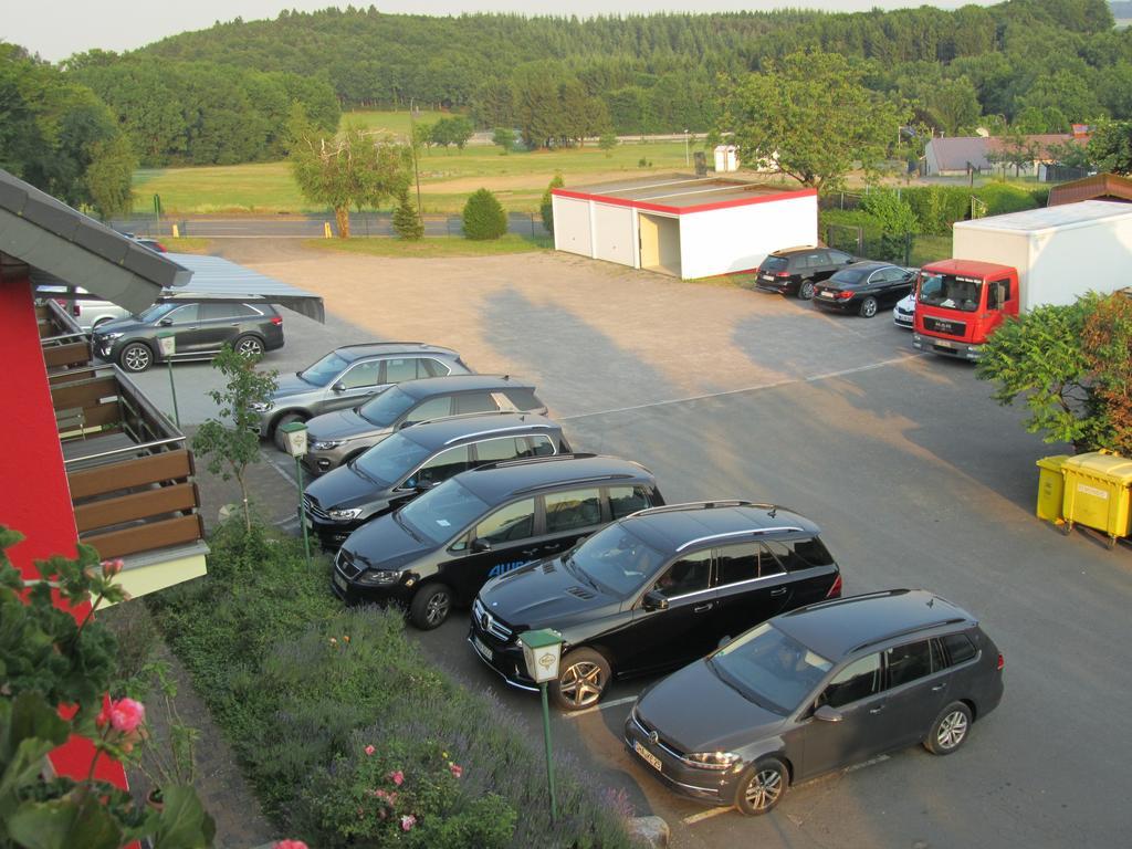 Hotel Zur Burg Nuerburg Εξωτερικό φωτογραφία
