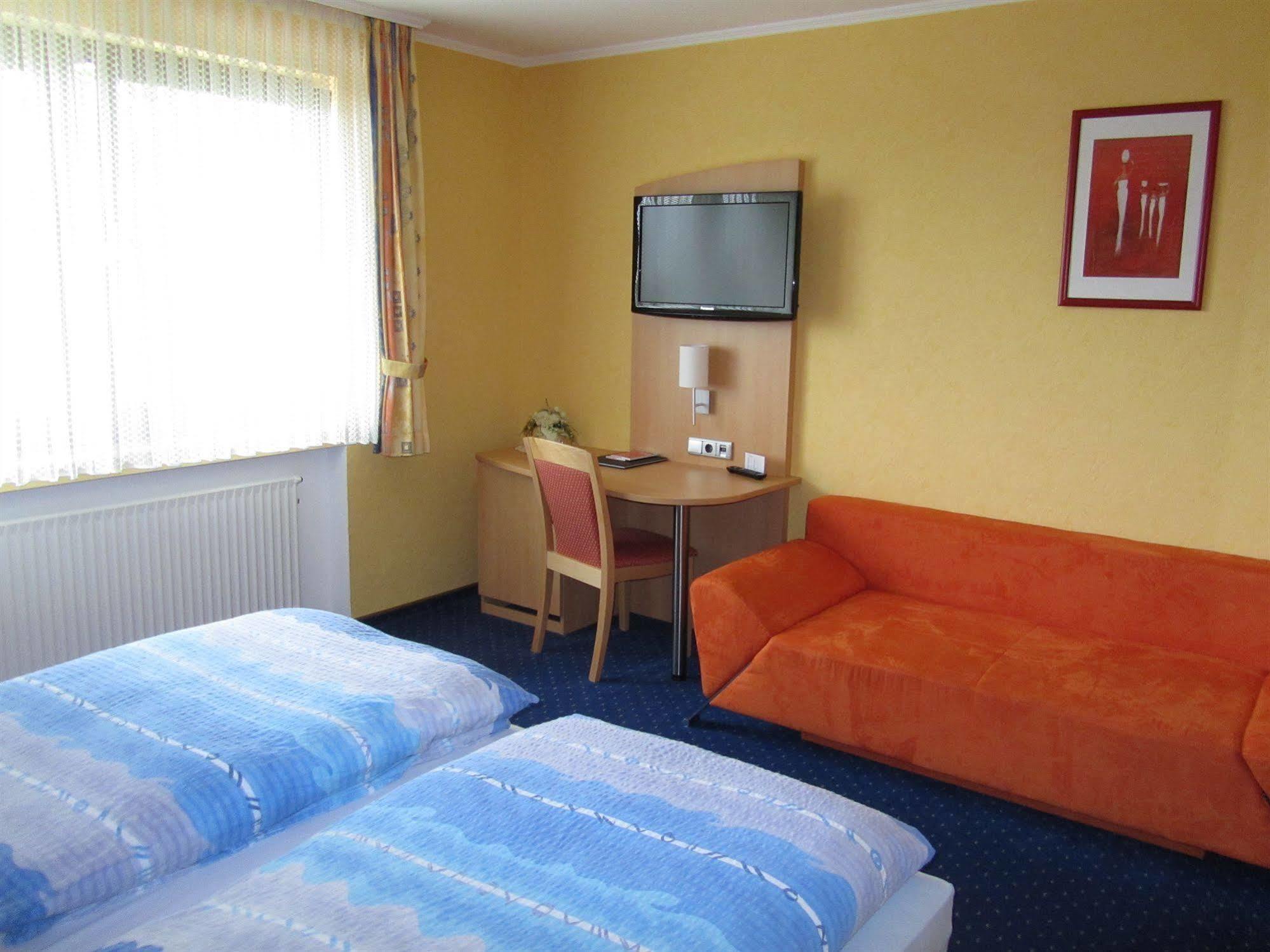 Hotel Zur Burg Nuerburg Εξωτερικό φωτογραφία
