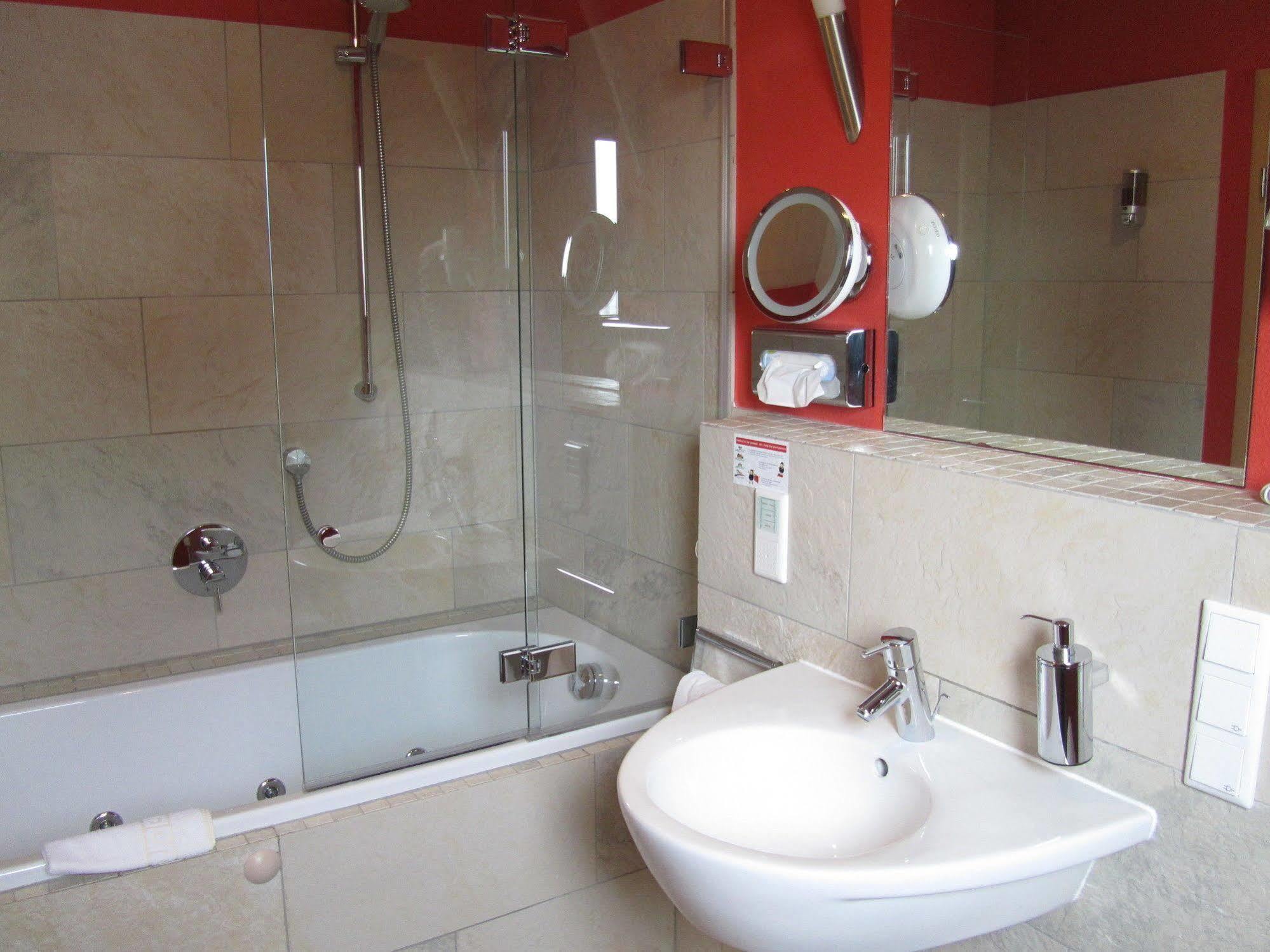 Hotel Zur Burg Nuerburg Εξωτερικό φωτογραφία