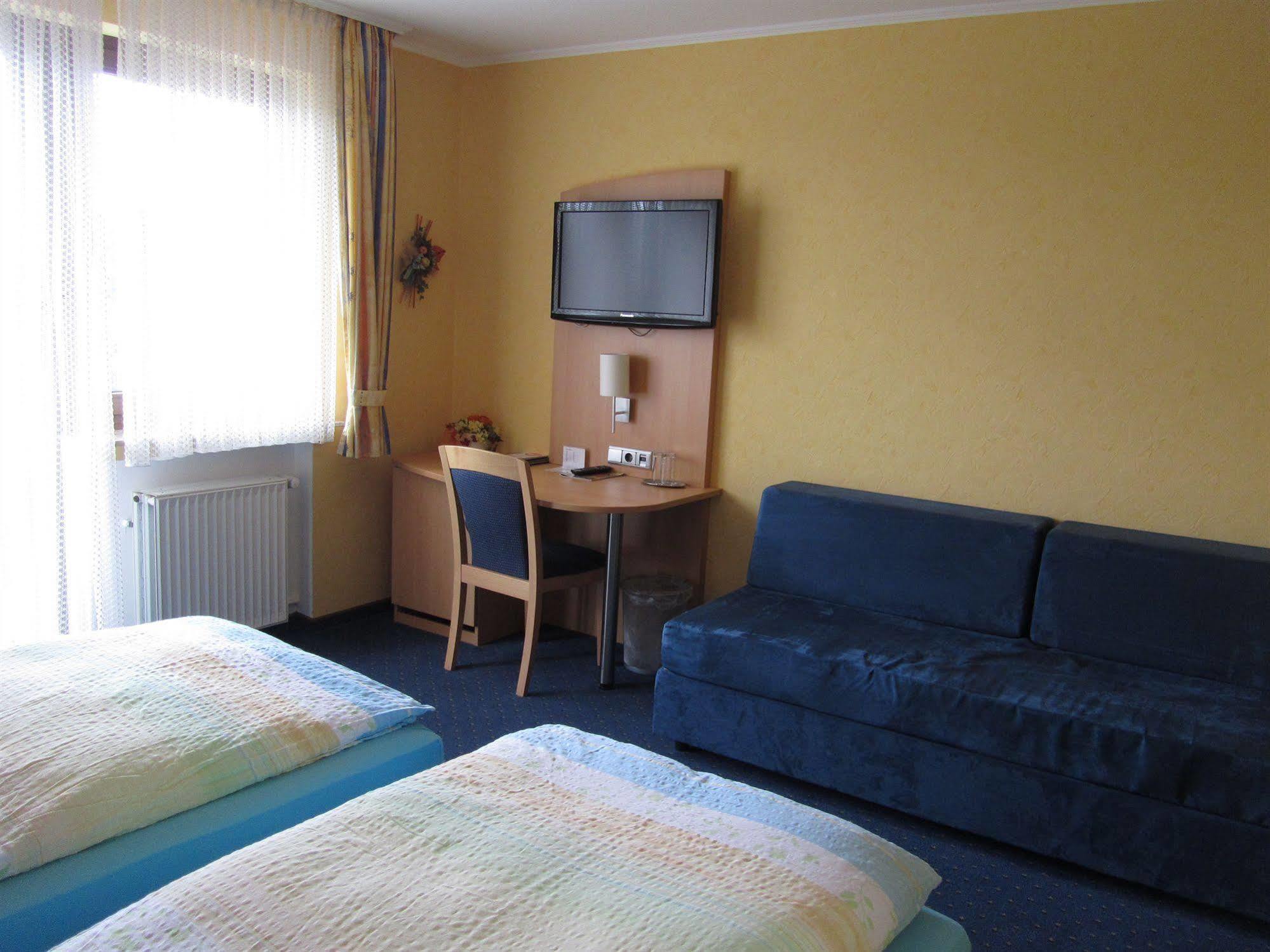 Hotel Zur Burg Nuerburg Εξωτερικό φωτογραφία
