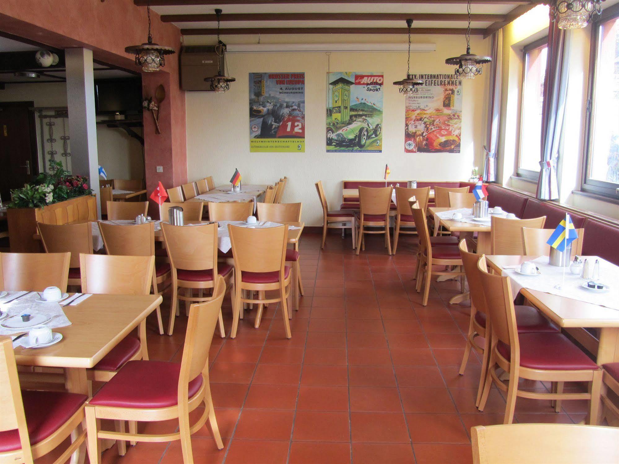 Hotel Zur Burg Nuerburg Εξωτερικό φωτογραφία