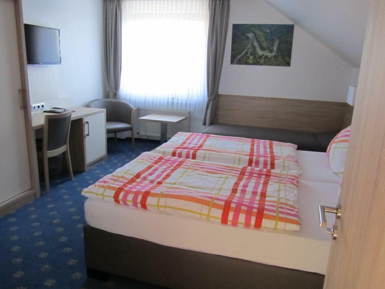 Hotel Zur Burg Nuerburg Εξωτερικό φωτογραφία